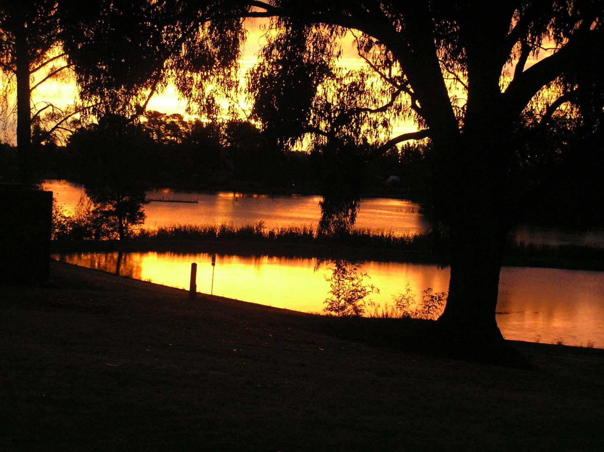 Beechworth Lake Sambell Caravan Park Eksteriør billede